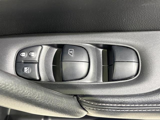 エクストレイル ２０Ｘ　ハイブリッド　エマージェンシーブレーキＰ　全周囲カメラ　衝突被害軽減システム　禁煙車　電動リアゲート　ドラレコ　スマートキー　ＬＥＤヘッド　ビルトインＥＴＣ　クルコン　純正１７インチアルミ　車線逸脱警報　オートライト（47枚目）