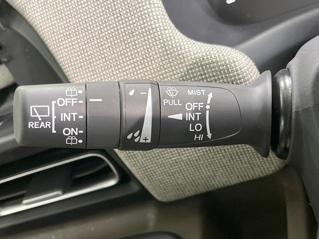 フリード エアー EX 登録済未使用車 衝突被害軽減システム コーナーセンサー スマートキー LEDヘッド 純正15インチアルミ オートハイビーム オートライト オートエアコン(30枚目)