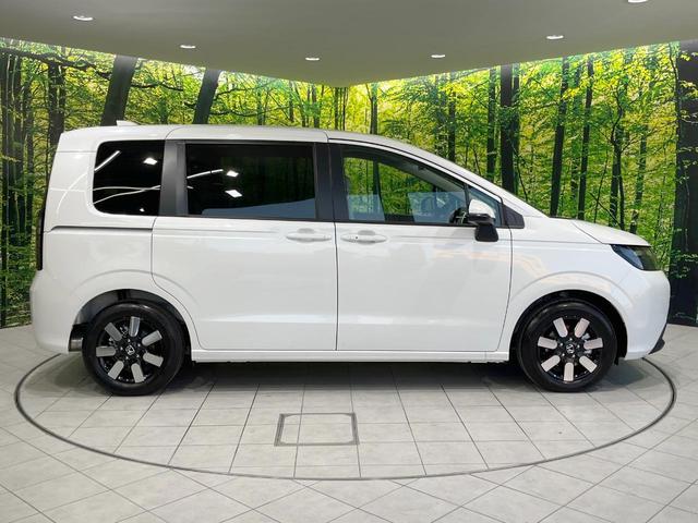 フリード エアー EX 登録済未使用車 衝突被害軽減システム コーナーセンサー スマートキー LEDヘッド 純正15インチアルミ オートハイビーム オートライト オートエアコン(43枚目)