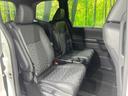 後部座席も気になるようなキズ・汚れやへたり等、大きなダメージはなく、良好な状態です。