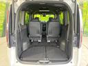 ラゲッジルームは、大容量のスペースを確保。普段のお買い物からレジャーまで、幅広く活躍してくれます!また、リアシートを倒すことでバリエーション豊かにお使いいただけます。