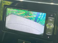 【バックカメラ】駐車時に後方がリアルタイム映像で確認できます。大型商業施設や立体駐車場での駐車時や、夜間のバック時に大活躍！運転スキルに関わらず、今や必須となった装備のひとつです！ 5