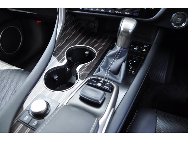 ＲＸ ＲＸ２００ｔ　バージョンＬ　ブラックレザーシート／社外２０インチアルミホイール／前後シートヒータ／フロントシートベンチレーション／リアパワーシート／ヘッドアップディスプレイ／３６０°カメラ／ステアリングヒーター／パワーバックドア（6枚目）