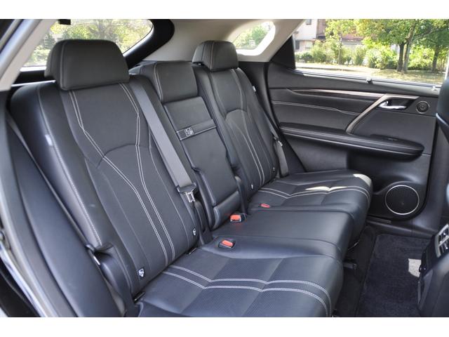 ＲＸ ＲＸ２００ｔ　バージョンＬ　ブラックレザーシート／社外２０インチアルミホイール／前後シートヒータ／フロントシートベンチレーション／リアパワーシート／ヘッドアップディスプレイ／３６０°カメラ／ステアリングヒーター／パワーバックドア（7枚目）