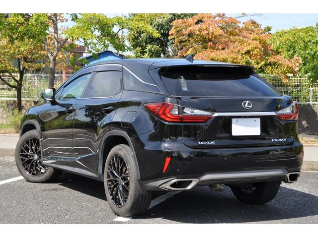 ＲＸ ＲＸ２００ｔ　バージョンＬ　ブラックレザーシート／社外２０インチアルミホイール／前後シートヒータ／フロントシートベンチレーション／リアパワーシート／ヘッドアップディスプレイ／３６０°カメラ／ステアリングヒーター／パワーバックドア（11枚目）
