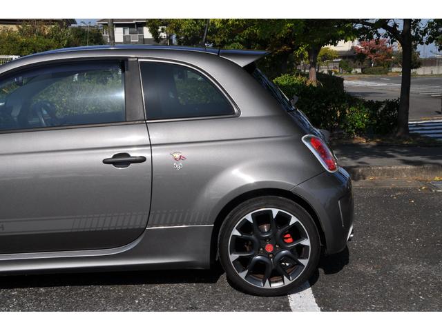 アバルト595 コンペティツィオーネ 5速マニュアル、レコードモンツァマフラー、純正17インチAW、レッドブレーキキャリパー、HIDヘッドライト、ETC、ドアバイザー、前後フォグランプ、ステアリングリモコン、キーレス(16枚目)