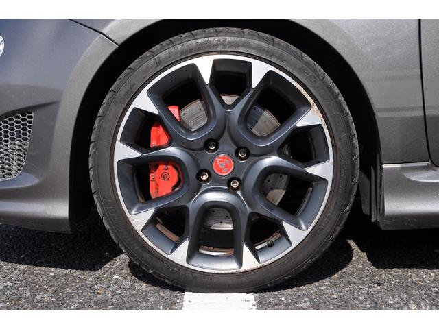 アバルト595 コンペティツィオーネ 5速マニュアル、レコードモンツァマフラー、純正17インチAW、レッドブレーキキャリパー、HIDヘッドライト、ETC、ドアバイザー、前後フォグランプ、ステアリングリモコン、キーレス(17枚目)