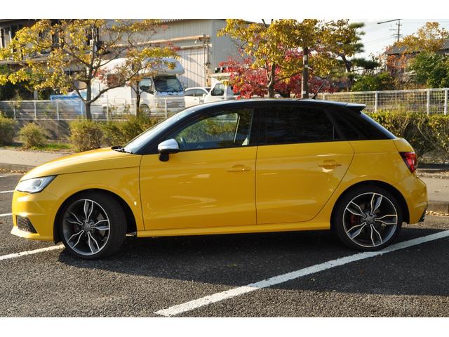 S1スポーツバック ベースグレード 6速マニュアル ハーフレザーシート BOSEサウンド レッドブレーキキャリパー 純正ナビ 地デジTV HIDヘッドライト ハーフレザーシート パークセンター ETC(13枚目)