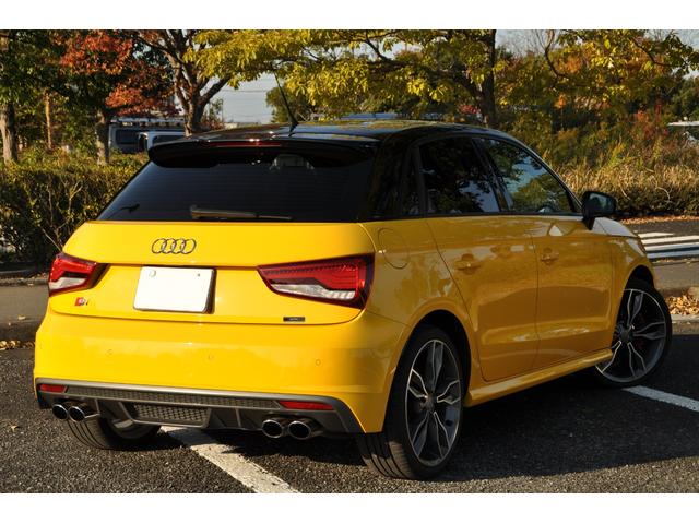 S1スポーツバック ベースグレード 6速マニュアル ハーフレザーシート BOSEサウンド レッドブレーキキャリパー 純正ナビ 地デジTV HIDヘッドライト ハーフレザーシート パークセンター ETC(24枚目)