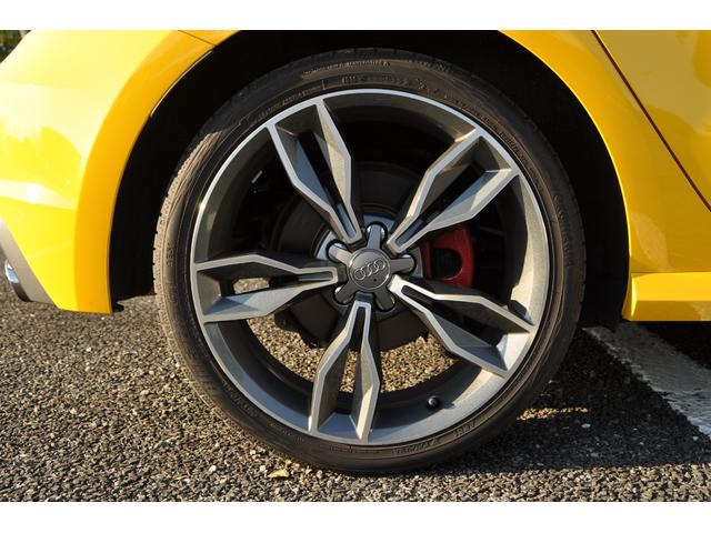 S1スポーツバック ベースグレード 6速マニュアル ハーフレザーシート BOSEサウンド レッドブレーキキャリパー 純正ナビ 地デジTV HIDヘッドライト ハーフレザーシート パークセンター ETC(29枚目)