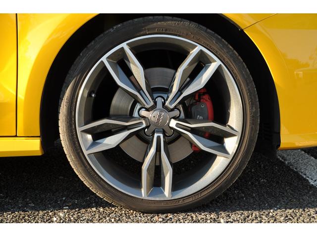 S1スポーツバック ベースグレード 6速マニュアル ハーフレザーシート BOSEサウンド レッドブレーキキャリパー 純正ナビ 地デジTV HIDヘッドライト ハーフレザーシート パークセンター ETC(30枚目)