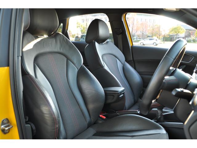 S1スポーツバック ベースグレード 6速マニュアル ハーフレザーシート BOSEサウンド レッドブレーキキャリパー 純正ナビ 地デジTV HIDヘッドライト ハーフレザーシート パークセンター ETC(45枚目)