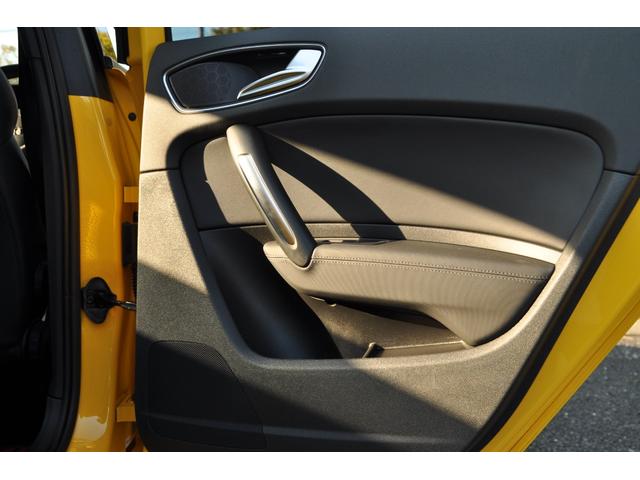 S1スポーツバック ベースグレード 6速マニュアル ハーフレザーシート BOSEサウンド レッドブレーキキャリパー 純正ナビ 地デジTV HIDヘッドライト ハーフレザーシート パークセンター ETC(53枚目)