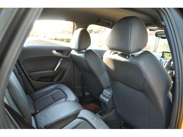 S1スポーツバック ベースグレード 6速マニュアル ハーフレザーシート BOSEサウンド レッドブレーキキャリパー 純正ナビ 地デジTV HIDヘッドライト ハーフレザーシート パークセンター ETC(55枚目)