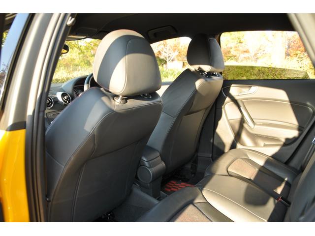 S1スポーツバック ベースグレード 6速マニュアル ハーフレザーシート BOSEサウンド レッドブレーキキャリパー 純正ナビ 地デジTV HIDヘッドライト ハーフレザーシート パークセンター ETC(68枚目)