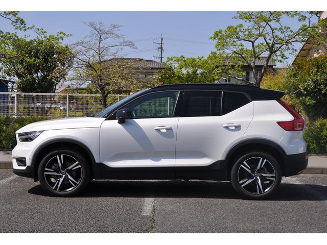 ＸＣ４０ Ｔ４　ＡＷＤ　Ｒデザイン　純正１９インチアルミホイール／純正ナビ／フルセグＴＶ／Ｂｌｕｅｔｏｏｔｈ／バックカメラ／全周囲カメラ／パワーシート／シートヒーター／ＬＥＤヘッドライト（8枚目）