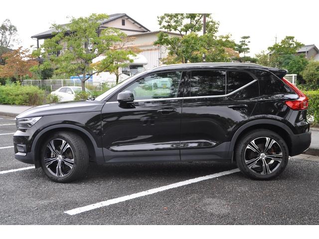 ＸＣ４０ Ｔ４　ＡＷＤ　インスクリプション　ブラックレザーシート／３６０°カメラ／Ｈａｒｍａｎｋａｒｄｏｎ／純正ナビ／フルセグＴＶ／ＡｐｐｌｅＣａｒＰｌａｙ／クルーズコントロール／シートヒーター／ステアリングヒーター／パワーバックドア／（15枚目）