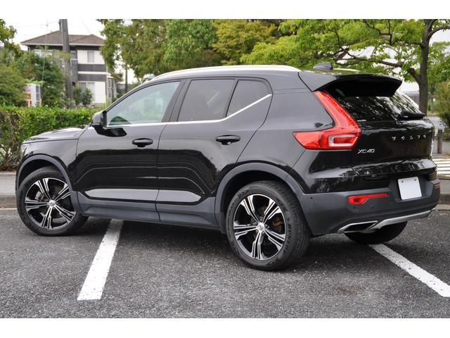 ＸＣ４０ Ｔ４　ＡＷＤ　インスクリプション　ブラックレザーシート／３６０°カメラ／Ｈａｒｍａｎｋａｒｄｏｎ／純正ナビ／フルセグＴＶ／ＡｐｐｌｅＣａｒＰｌａｙ／クルーズコントロール／シートヒーター／ステアリングヒーター／パワーバックドア／（20枚目）