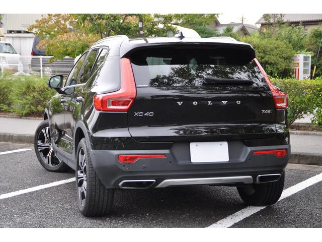 ＸＣ４０ Ｔ４　ＡＷＤ　インスクリプション　ブラックレザーシート／３６０°カメラ／Ｈａｒｍａｎｋａｒｄｏｎ／純正ナビ／フルセグＴＶ／ＡｐｐｌｅＣａｒＰｌａｙ／クルーズコントロール／シートヒーター／ステアリングヒーター／パワーバックドア／（22枚目）