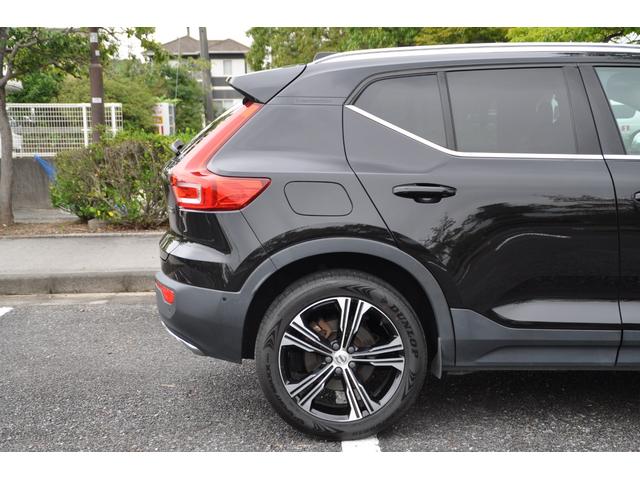 ＸＣ４０ Ｔ４　ＡＷＤ　インスクリプション　ブラックレザーシート／３６０°カメラ／Ｈａｒｍａｎｋａｒｄｏｎ／純正ナビ／フルセグＴＶ／ＡｐｐｌｅＣａｒＰｌａｙ／クルーズコントロール／シートヒーター／ステアリングヒーター／パワーバックドア／（27枚目）