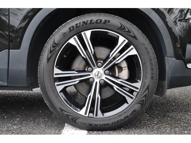 ＸＣ４０ Ｔ４　ＡＷＤ　インスクリプション　ブラックレザーシート／３６０°カメラ／Ｈａｒｍａｎｋａｒｄｏｎ／純正ナビ／フルセグＴＶ／ＡｐｐｌｅＣａｒＰｌａｙ／クルーズコントロール／シートヒーター／ステアリングヒーター／パワーバックドア／（30枚目）