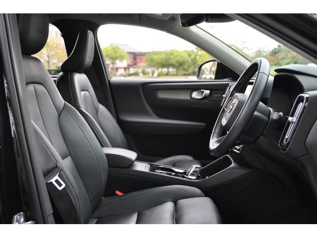 ＸＣ４０ Ｔ４　ＡＷＤ　インスクリプション　ブラックレザーシート／３６０°カメラ／Ｈａｒｍａｎｋａｒｄｏｎ／純正ナビ／フルセグＴＶ／ＡｐｐｌｅＣａｒＰｌａｙ／クルーズコントロール／シートヒーター／ステアリングヒーター／パワーバックドア／（36枚目）