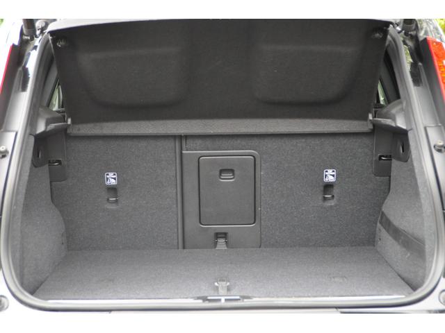 ＸＣ４０ Ｔ４　ＡＷＤ　インスクリプション　ブラックレザーシート／３６０°カメラ／Ｈａｒｍａｎｋａｒｄｏｎ／純正ナビ／フルセグＴＶ／ＡｐｐｌｅＣａｒＰｌａｙ／クルーズコントロール／シートヒーター／ステアリングヒーター／パワーバックドア／（57枚目）