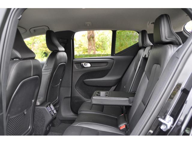 ＸＣ４０ Ｔ４　ＡＷＤ　インスクリプション　ブラックレザーシート／３６０°カメラ／Ｈａｒｍａｎｋａｒｄｏｎ／純正ナビ／フルセグＴＶ／ＡｐｐｌｅＣａｒＰｌａｙ／クルーズコントロール／シートヒーター／ステアリングヒーター／パワーバックドア／（66枚目）