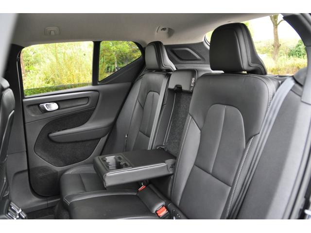 ＸＣ４０ Ｔ４　ＡＷＤ　インスクリプション　ブラックレザーシート／３６０°カメラ／Ｈａｒｍａｎｋａｒｄｏｎ／純正ナビ／フルセグＴＶ／ＡｐｐｌｅＣａｒＰｌａｙ／クルーズコントロール／シートヒーター／ステアリングヒーター／パワーバックドア／（67枚目）