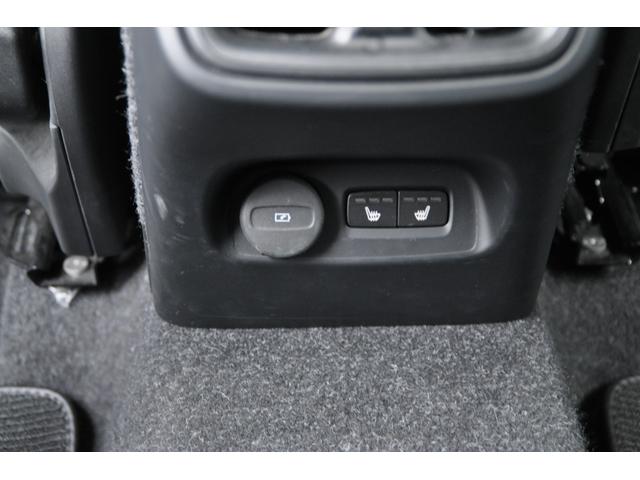 ＸＣ４０ Ｔ４　ＡＷＤ　インスクリプション　ブラックレザーシート／３６０°カメラ／Ｈａｒｍａｎｋａｒｄｏｎ／純正ナビ／フルセグＴＶ／ＡｐｐｌｅＣａｒＰｌａｙ／クルーズコントロール／シートヒーター／ステアリングヒーター／パワーバックドア／（70枚目）