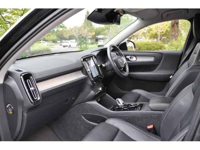 ＸＣ４０ Ｔ４　ＡＷＤ　インスクリプション　ブラックレザーシート／３６０°カメラ／Ｈａｒｍａｎｋａｒｄｏｎ／純正ナビ／フルセグＴＶ／ＡｐｐｌｅＣａｒＰｌａｙ／クルーズコントロール／シートヒーター／ステアリングヒーター／パワーバックドア／（74枚目）