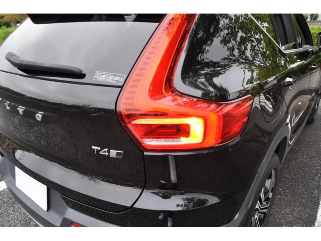 ＸＣ４０ Ｔ４　ＡＷＤ　インスクリプション　ブラックレザーシート／３６０°カメラ／Ｈａｒｍａｎｋａｒｄｏｎ／純正ナビ／フルセグＴＶ／ＡｐｐｌｅＣａｒＰｌａｙ／クルーズコントロール／シートヒーター／ステアリングヒーター／パワーバックドア／（80枚目）