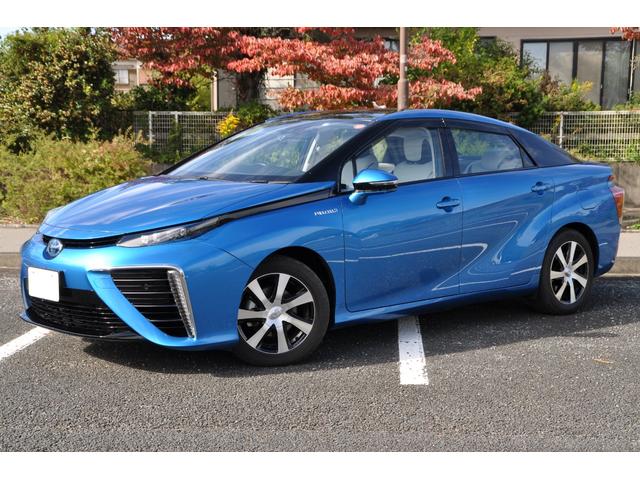 ＭＩＲＡＩ ベースグレード　ホワイトレザーシート／プリクラッシュセーフティ／ブラインドスポットモニター／純正９インチナビ／フルセグＴＶ／バックカメラ／全席シートヒーター／パワーシート／Ｂｌｕｅｔｏｏｔｈ／ビルトインＥＴＣ（13枚目）