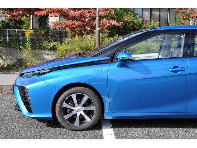 ＭＩＲＡＩ ベースグレード　ホワイトレザーシート／プリクラッシュセーフティ／ブラインドスポットモニター／純正９インチナビ／フルセグＴＶ／バックカメラ／全席シートヒーター／パワーシート／Ｂｌｕｅｔｏｏｔｈ／ビルトインＥＴＣ（15枚目）