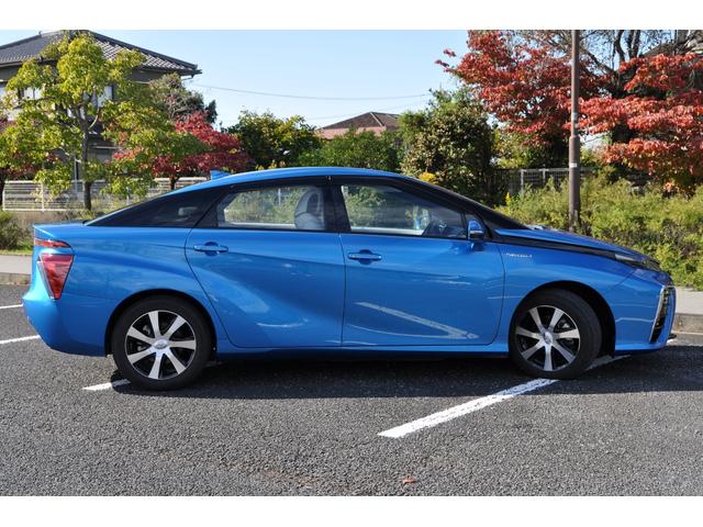 ＭＩＲＡＩ ベースグレード　ホワイトレザーシート／プリクラッシュセーフティ／ブラインドスポットモニター／純正９インチナビ／フルセグＴＶ／バックカメラ／全席シートヒーター／パワーシート／Ｂｌｕｅｔｏｏｔｈ／ビルトインＥＴＣ（27枚目）