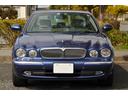 ＸＪ ＸＪ８　４．２　本革シート／全席パワーシート／運転席メモリー付パワーシート／全席シートヒーター／純正ナビ／バックカメラ／ウッドステアリング／ＡＬＰＩＮＥスピーカー／ＥＴＣ／後席モニター／ユーザー買取車（6枚目）