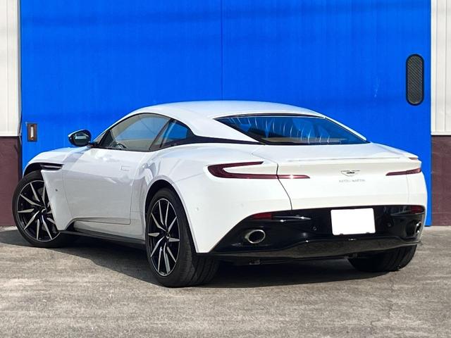 アストンマーティン ＤＢ１１