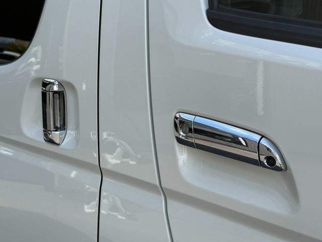 ハイエースバン スーパーＧＬ　ダークプライム　アルパインＢＩＧ－Ｘ／アルパイン後席モニター／両側電動スライドドア／ＡＣ１００Ｖコンセント／バックカメラ／ＬＥＤヘッドライト／ＥＴＣ／スマートキー／プッシュスタート／純正フロアマット／横滑り防止装置（22枚目）