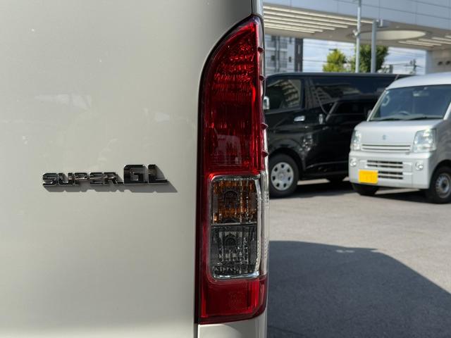 ハイエースバン スーパーＧＬ　ダークプライム　アルパインＢＩＧ－Ｘ／アルパイン後席モニター／両側電動スライドドア／ＡＣ１００Ｖコンセント／バックカメラ／ＬＥＤヘッドライト／ＥＴＣ／スマートキー／プッシュスタート／純正フロアマット／横滑り防止装置（26枚目）