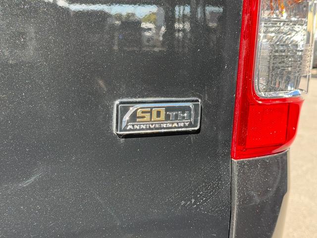ハイエースバン スーパーＧＬ　５０ＴＨ　アニバーサリーリミテッド　４ＷＤ／１７インチアルミホイール／アルパインＢＩＧ－Ｘ／両側電動スライドドア／衝突軽減ブレーキ／ＡＣ１００Ｖコンセント／バックカメラ／フルセグＴＶ／ＬＥＤヘッドライト／ＥＴＣ／横滑り防止装置（26枚目）