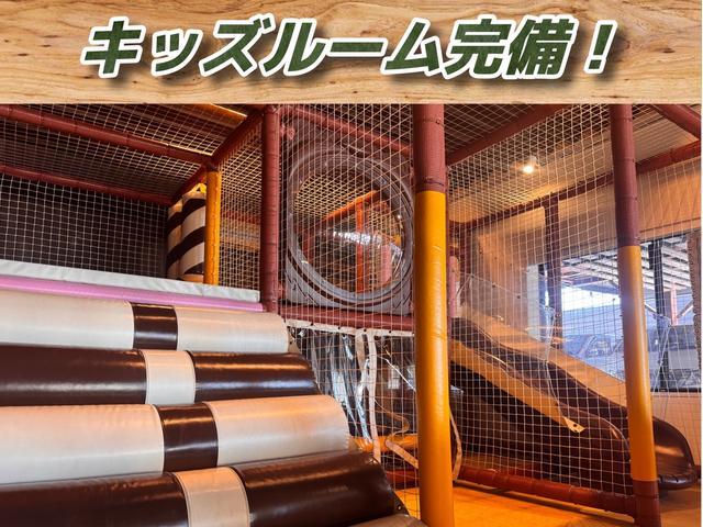 ハイエースバン スーパーＧＬ　ダークプライム　４ＷＤ／１６インチアルミホイール／ベットキット／フロントエアロ／アルパインビックＤＡ／ＨＤＭＩ／両側電動スライドドア／ＥＴＣ／バックカメラ／衝突軽減ブレーキ／ＬＥＤヘッドライト／キャンピングカー（5枚目）