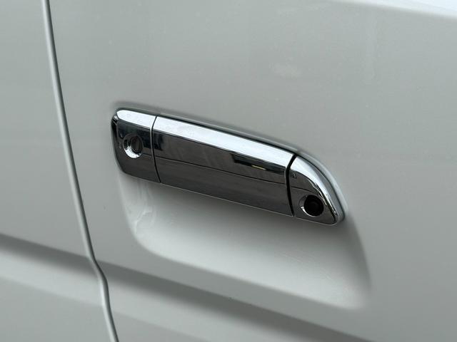 ハイエースワゴン グランドキャビン　登録済み未使用車／キャプテンシート／ファインテックツアラー／４列１０人乗り／　パノラミックビューモニター／（28枚目）