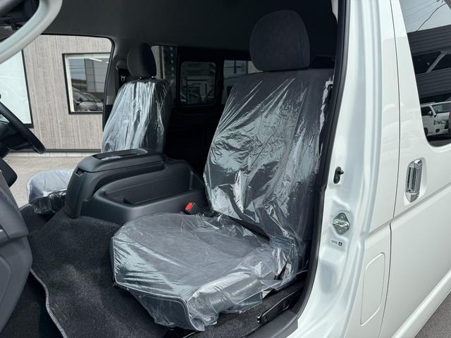 ハイエースワゴン グランドキャビン　登録済み未使用車／キャプテンシート／ファインテックツアラー／４列１０人乗り／　パノラミックビューモニター／（35枚目）
