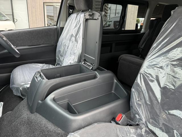 ハイエースワゴン グランドキャビン　登録済み未使用車／キャプテンシート／ファインテックツアラー／４列１０人乗り／　パノラミックビューモニター／（46枚目）
