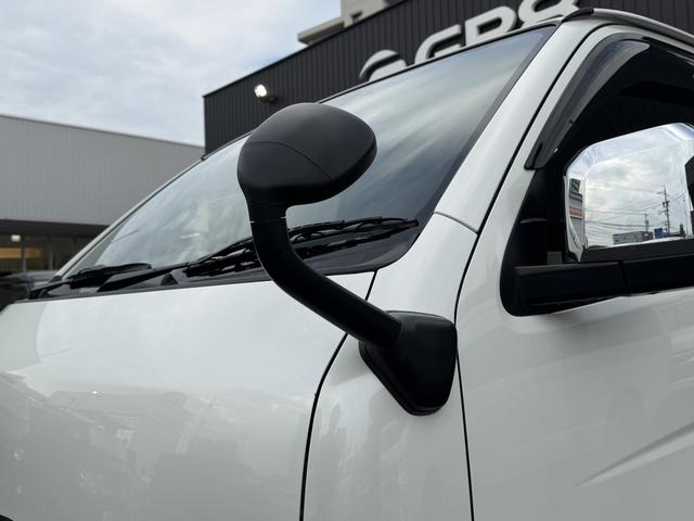 ハイエースバン スーパーＧＬ　ダークプライムＩＩ　４ＷＤ／１６インチアルミホイール／ＢＯＸベットキッド／ＴＲＤフロントスポイラー／パナソニックナビ／ＥＴＣ２．０（11枚目）