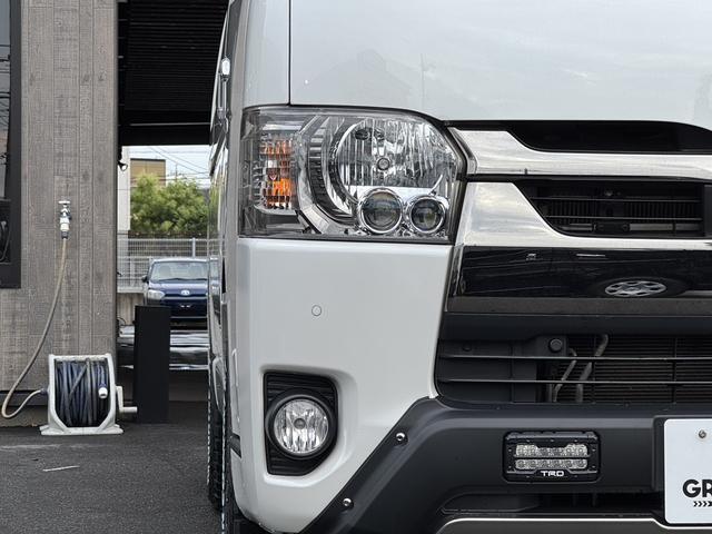 ハイエースバン スーパーＧＬ　ダークプライムＩＩ　４ＷＤ／１６インチアルミホイール／ＢＯＸベットキッド／ＴＲＤフロントスポイラー／パナソニックナビ／ＥＴＣ２．０（16枚目）