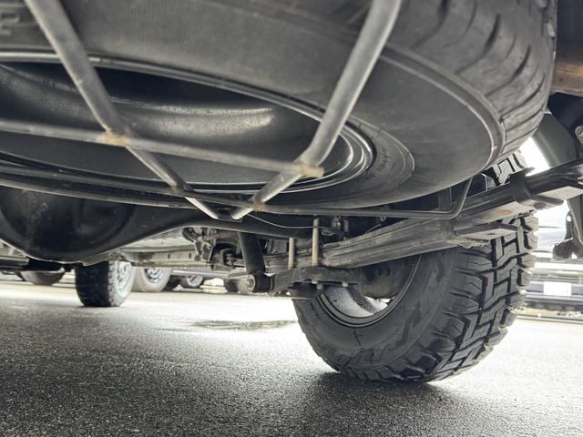 ハイエースバン スーパーＧＬ　ダークプライムＩＩ　４ＷＤ／１６インチアルミホイール／ＢＯＸベットキッド／ＴＲＤフロントスポイラー／パナソニックナビ／ＥＴＣ２．０（24枚目）