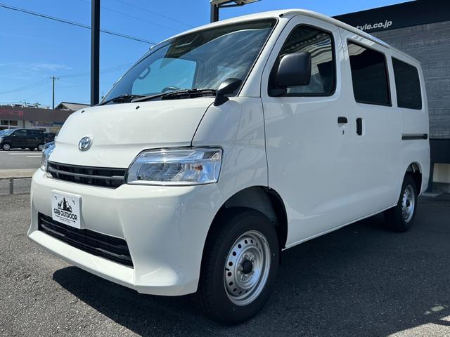 タウンエースバン GL 登録済未使用車/4WD/衝突軽減ブレーキ/純正ホイール/コーナーセンサー/アイドリングストップ/キーレスエントリー/助手席エアバッグ/パワーウインドウ/横滑り防止装置/ヘッドライトレベライザー(12枚目)