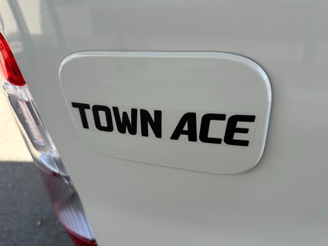 タウンエースバン GL 登録済未使用車/4WD/衝突軽減ブレーキ/純正ホイール/コーナーセンサー/アイドリングストップ/キーレスエントリー/助手席エアバッグ/パワーウインドウ/横滑り防止装置/ヘッドライトレベライザー(28枚目)