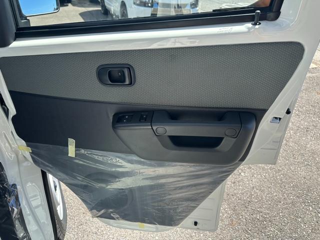 タウンエースバン GL 登録済未使用車/4WD/衝突軽減ブレーキ/純正ホイール/コーナーセンサー/アイドリングストップ/キーレスエントリー/助手席エアバッグ/パワーウインドウ/横滑り防止装置/ヘッドライトレベライザー(38枚目)